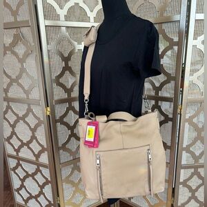 NWT | 2-in-1 Vince Camuto Mekhi Tote | Leather